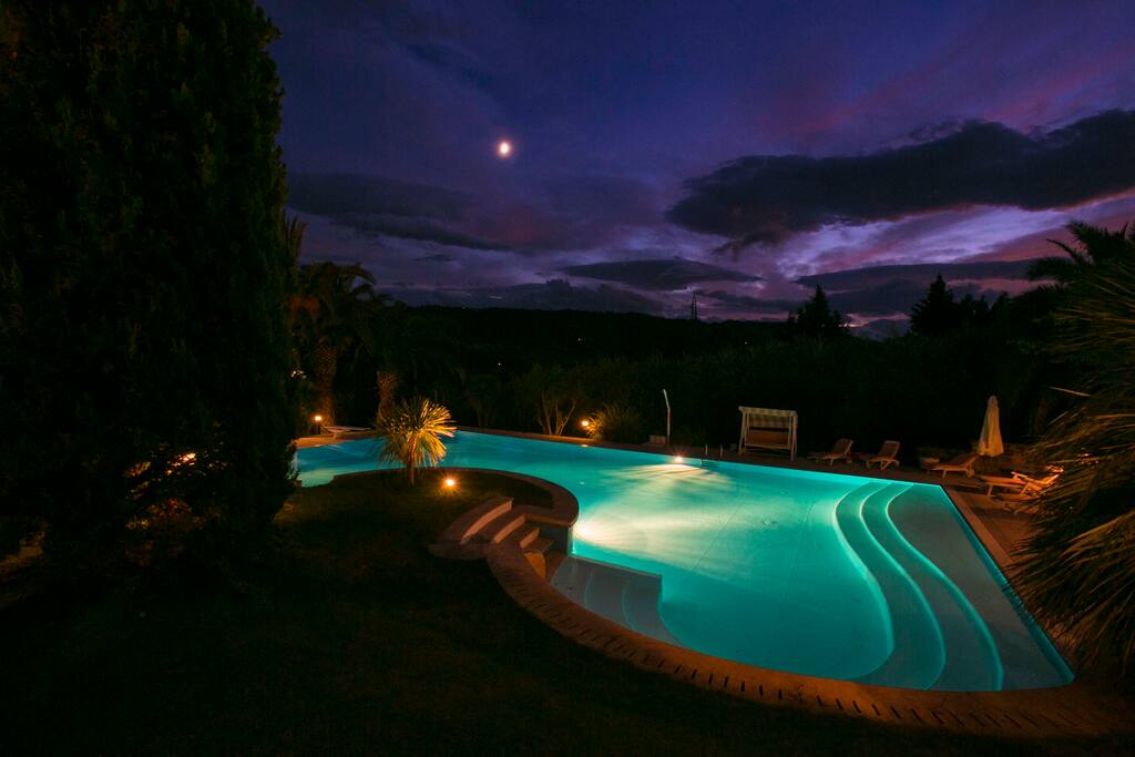 notturna piscina