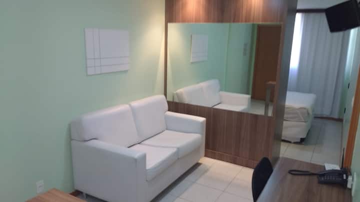  ห้องนั่งเล่นโซฟา 2 ที่นั่งเวิร์คสเตชั่น