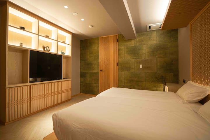 6号房间有电视。