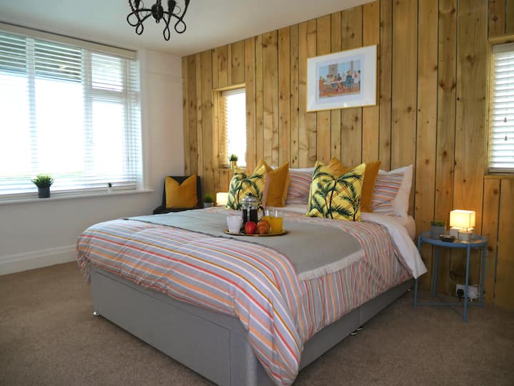 ️ ️ ️ ️ ️Stunning Sea View Beach LocationNEW! Flats for Rent in