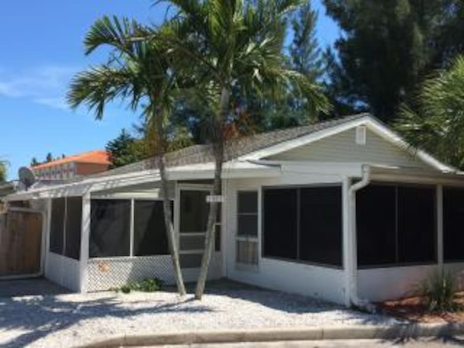 Banana Beach Bungalow