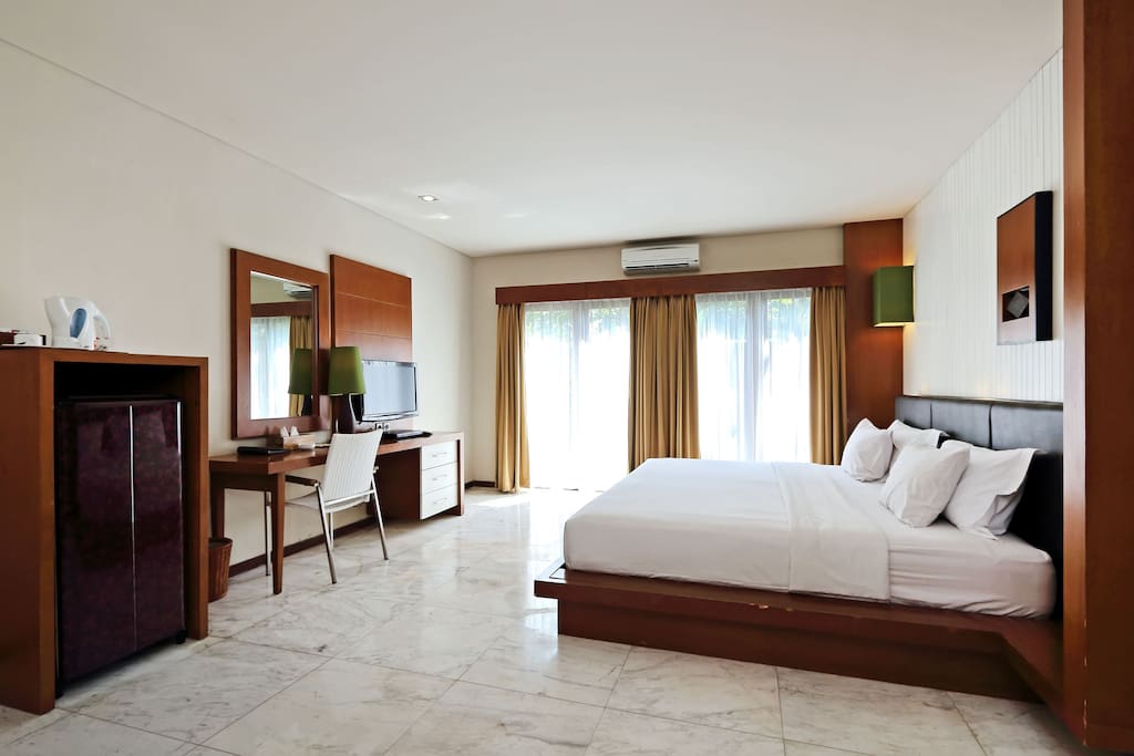 The Deluxe Resort Bedroom Luxurious Living