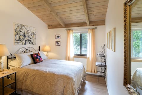 The Pajarito House- Sage Private Room