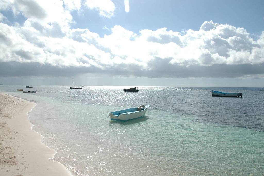 5 minutes away from Beach Caleta