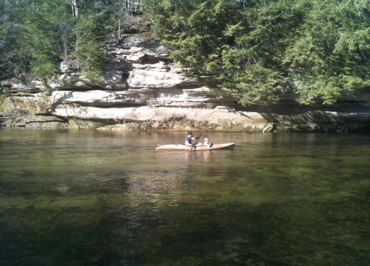 Eagles Rise Cabin on Sugar Creek with hot tub Cabins for Rent in