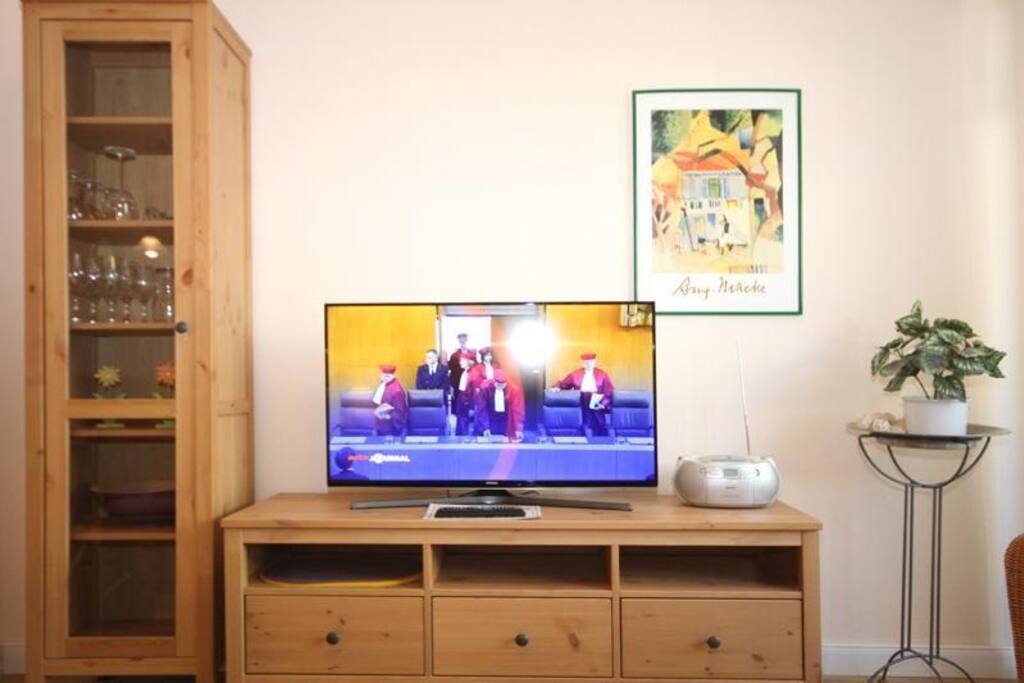 Das Schlafzimmer mit großem Schrank für Ihre Garderobe und den gesamten Kofferinhalt
