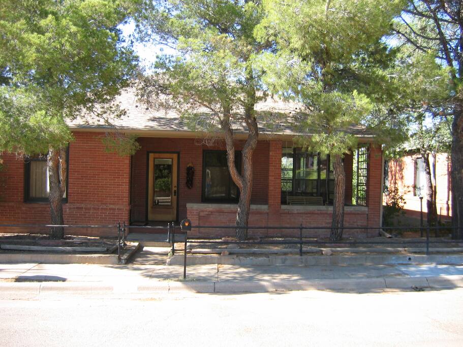 Top 100 Airbnb Rentals 2017 in Silver City, New Mexico