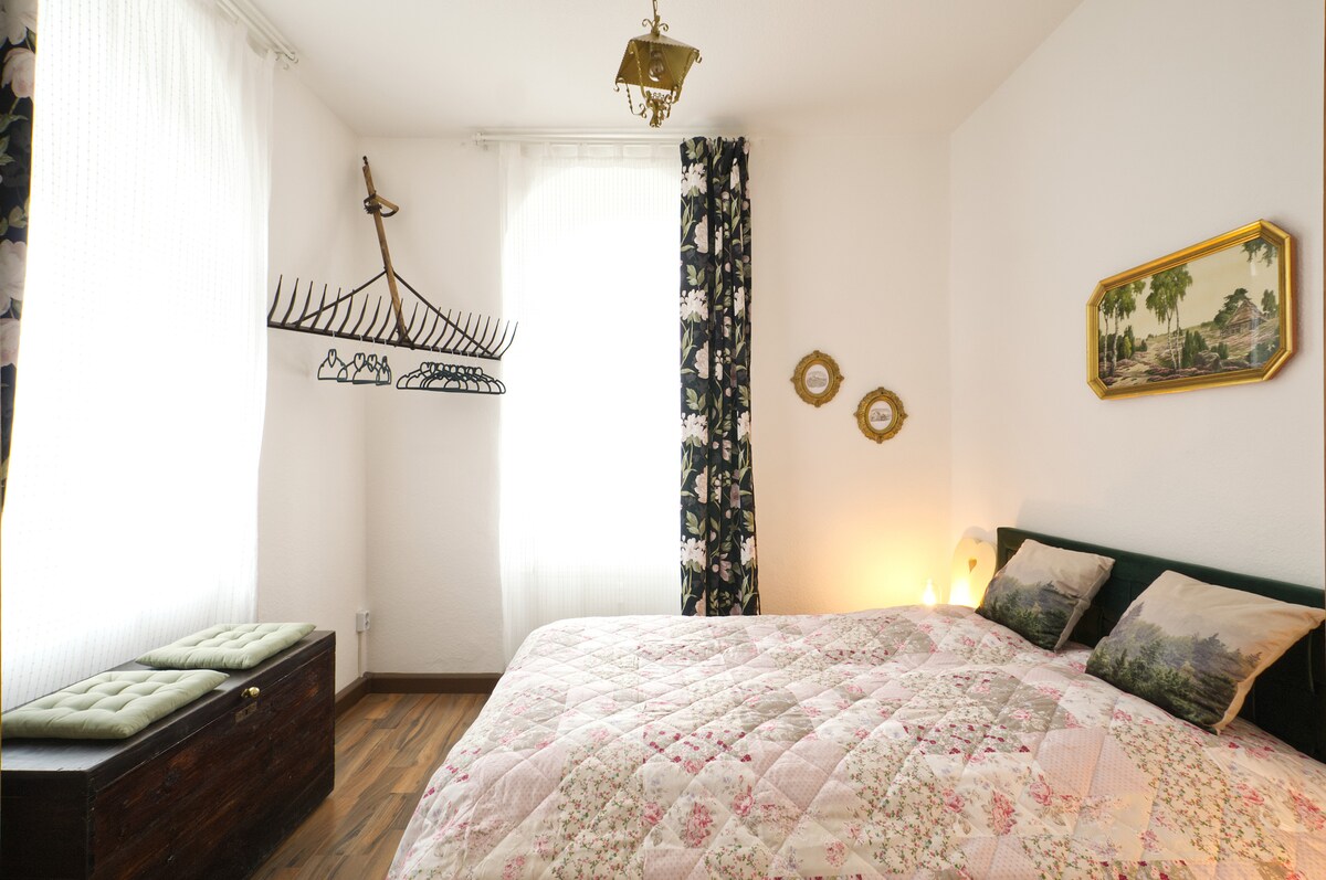 Уютна спалня 2 със 160x200 двойно легло