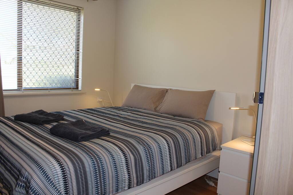 Main bedroom with Queen Bed