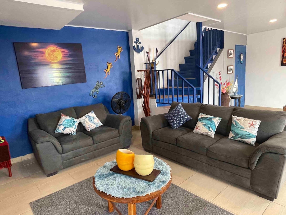 Welcoming Beach House in Atami, near El Tunco Surf