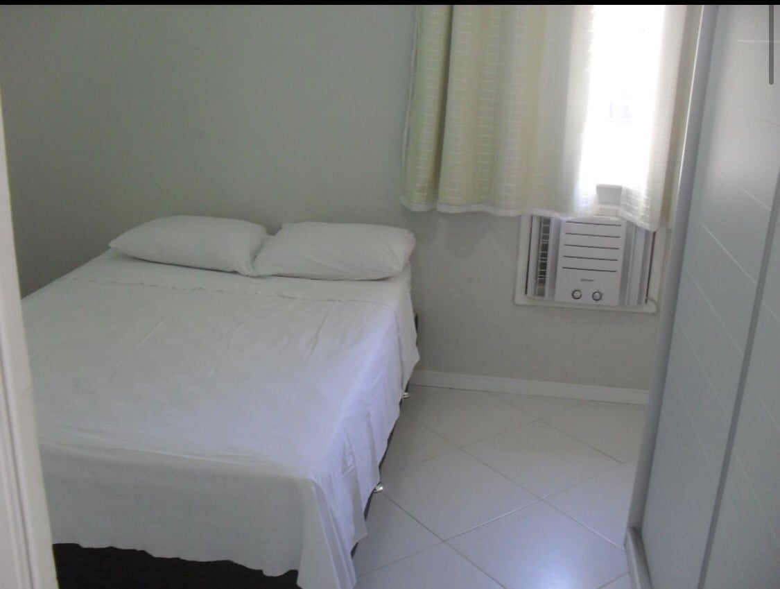 Habitación con cama doble, aire acondicionado