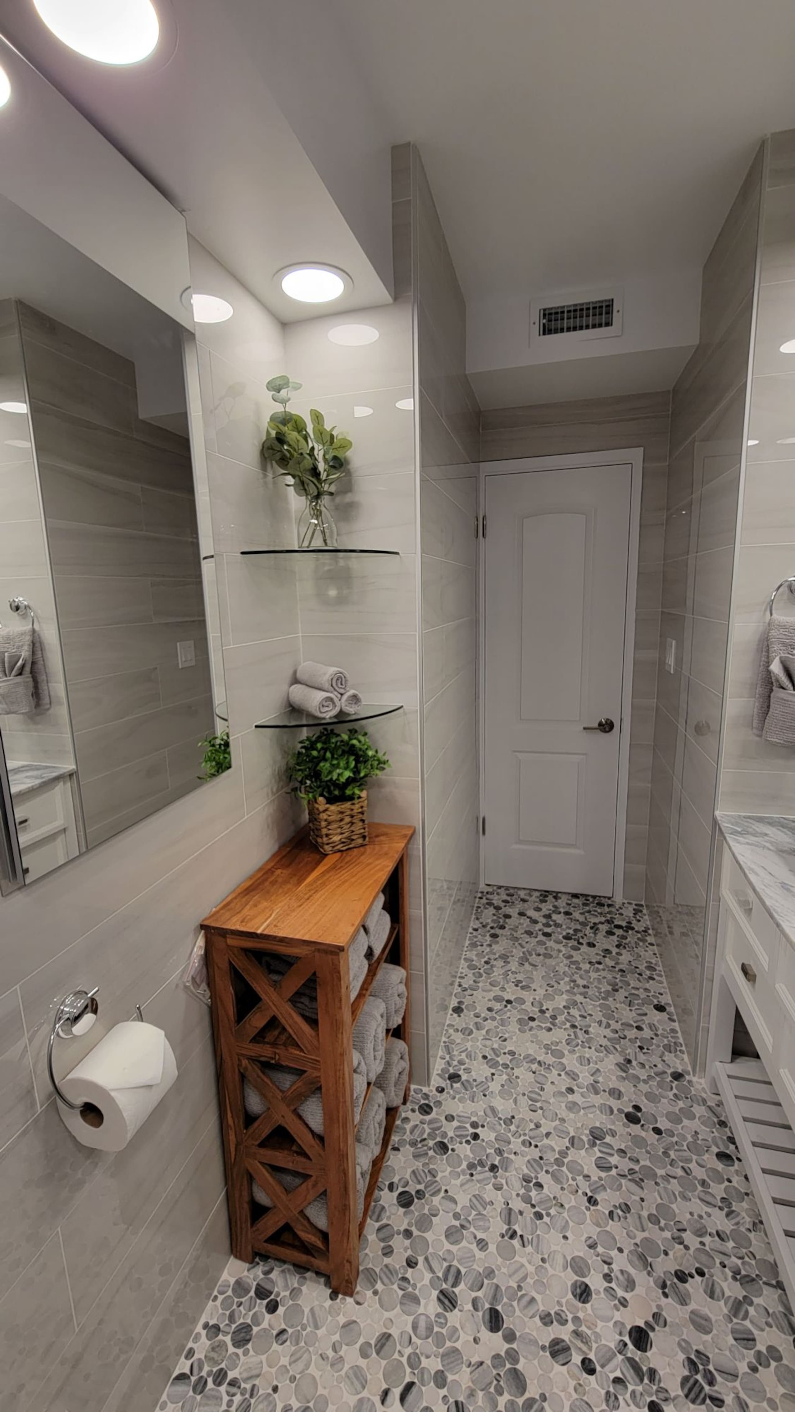 Condo in Honolulu · ★4.93 · 1 bedroom · 1 bed · 1 private bath - Image 12