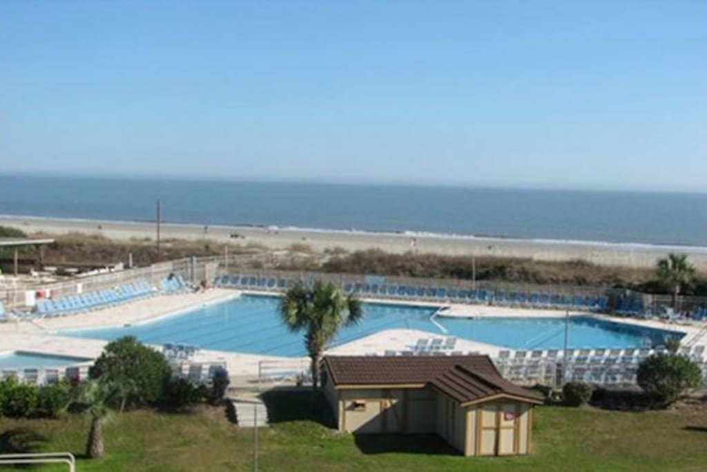 Largest Pool on island