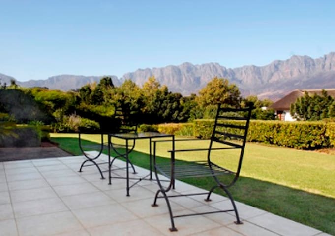 Villa Somerset – Erinvale Golf Estate