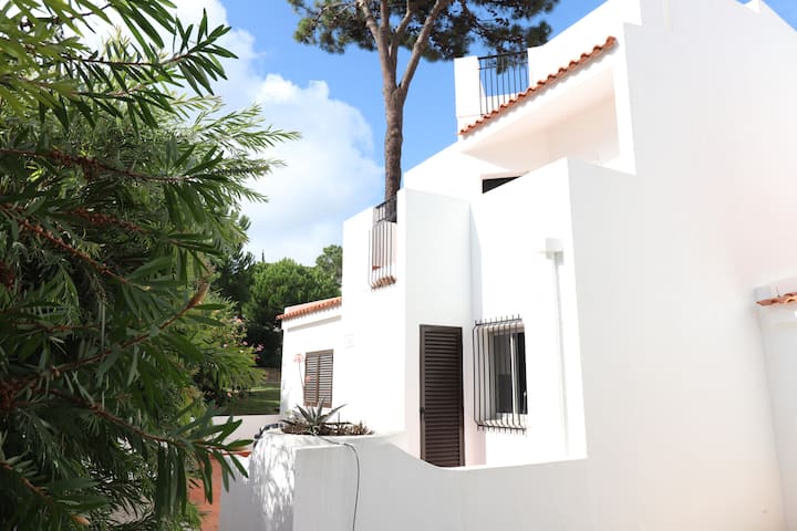 3 bedroom semi detached villa in Vale Do Lobo