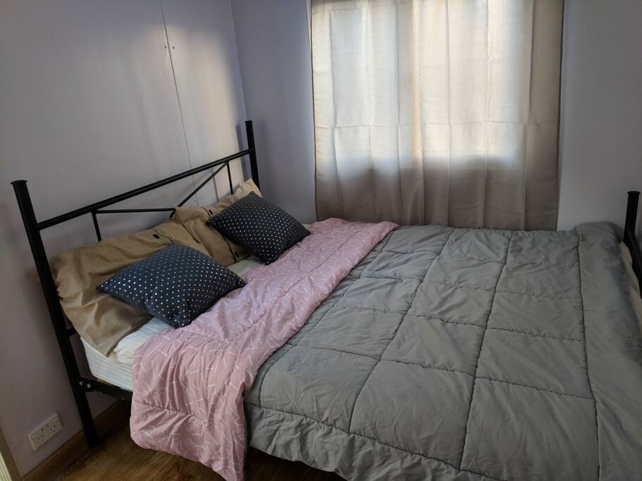 Queen Bed