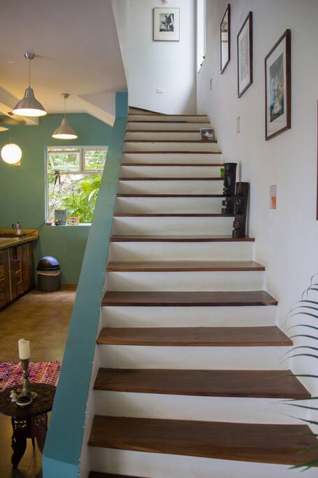 Stairs up to room hermosa