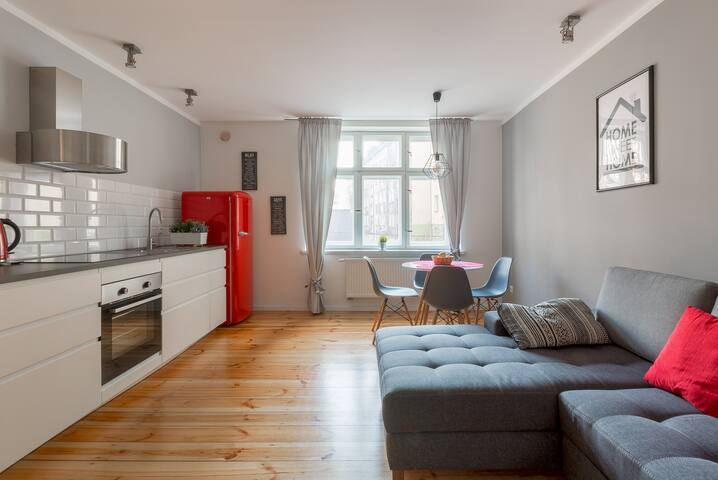 Loft 1 bedroom apartment, close to the city centre