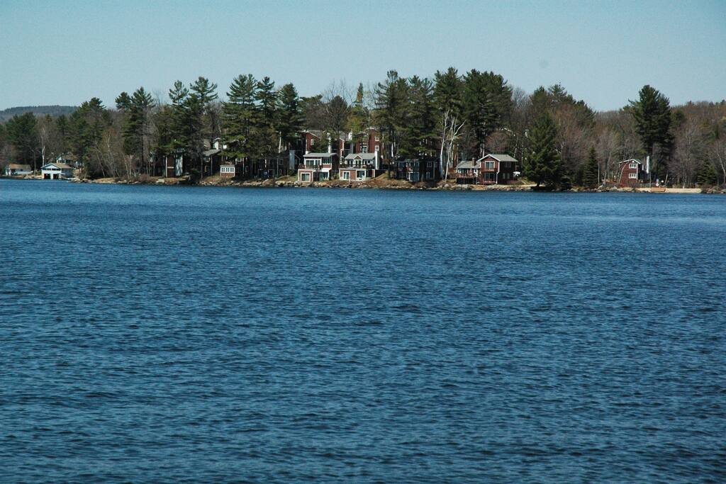 Waterfront Cottage on lake Winnipesaukee