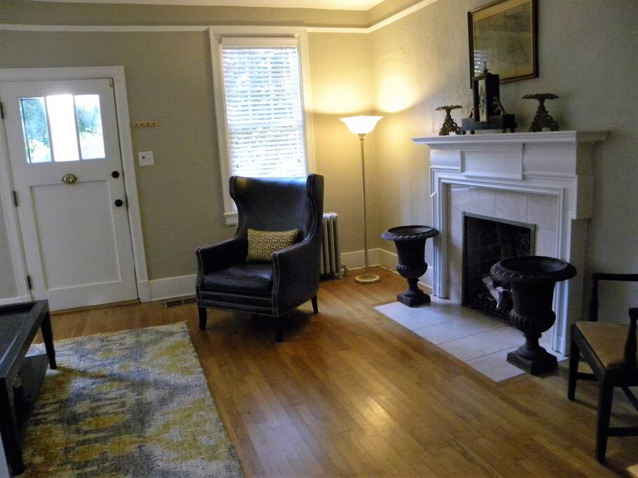 Enter into the living room and the whole house flows well!