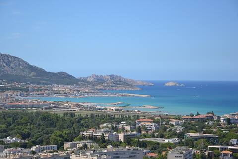 Studio design Terrasse Vue exceptionnelle sur mer