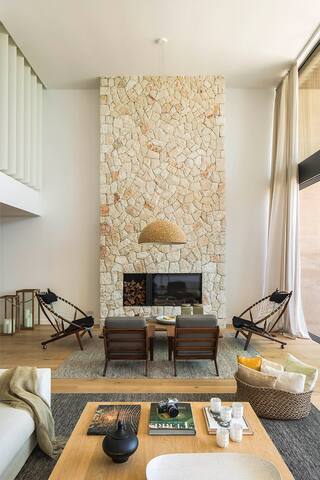 Stylish new home on the beach gallery image 4