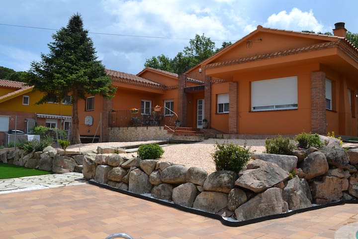 House with garden and private pool in Costa Brava gallery image 2