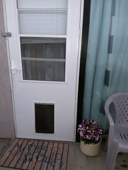 Entrance door to King rm