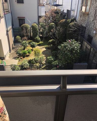 A single villa. The subway station is very close. gallery image 2