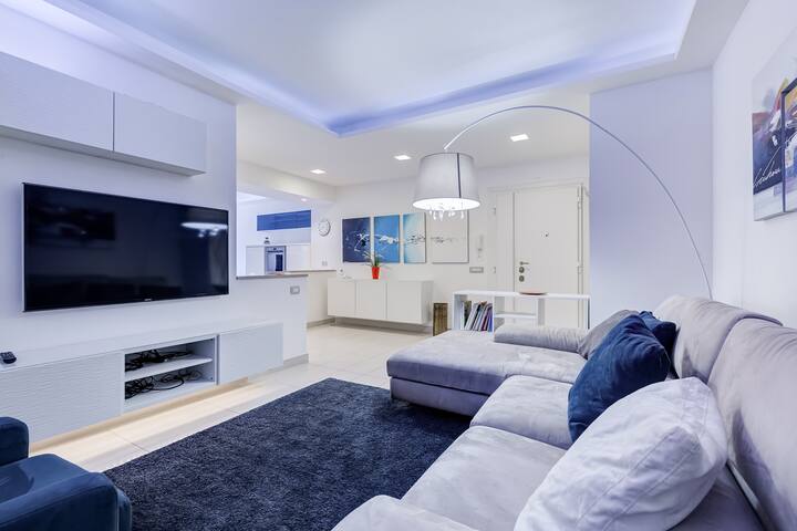 Joice Luxury Home gallery image 3