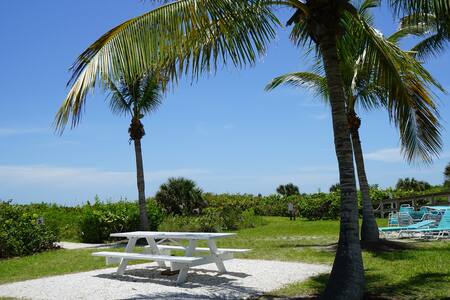 Gulf Breeze Cottages, Sanibel, FL