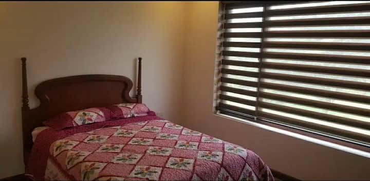 Glavna spavaća soba s 2 sjedala 