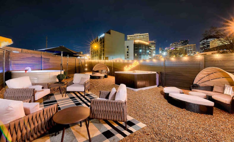 New-14 Beds! Walk to broadway|Private Hot Tub/Pool