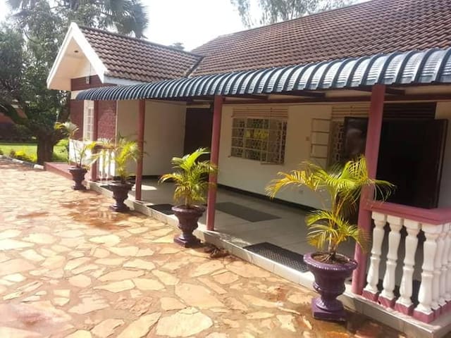 Airbnb Plot 5 Aratoon Place Vacation Rentals Places To Stay