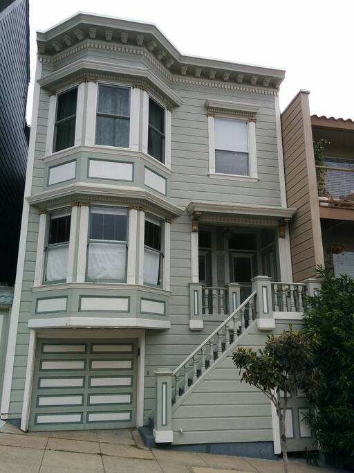 Victorian house 1/2 block from Dolores Park