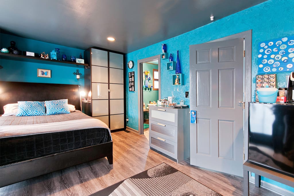 Pay-as-you-go mini bar, complimentary Keurig coffee, and mini fridge with cold bottle water and room for more!