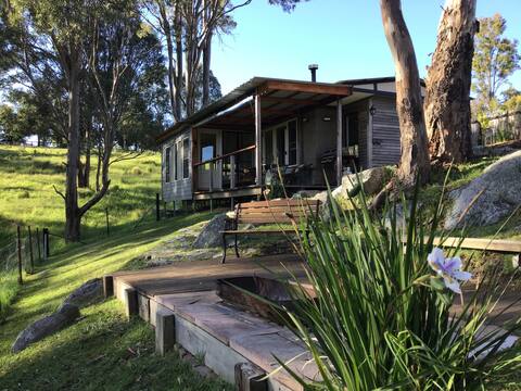 Fig Tree Cabin-Recreated bush cabin,pet friendly