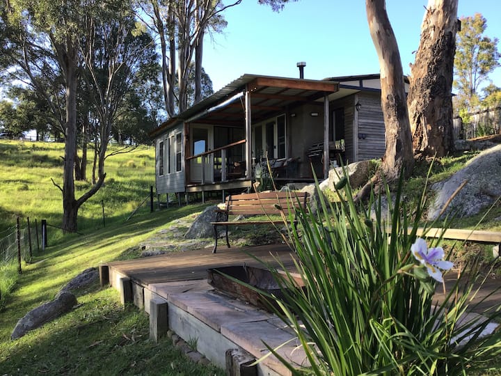 Fig Tree Cabin-Recreated bush cabin,pet friendly