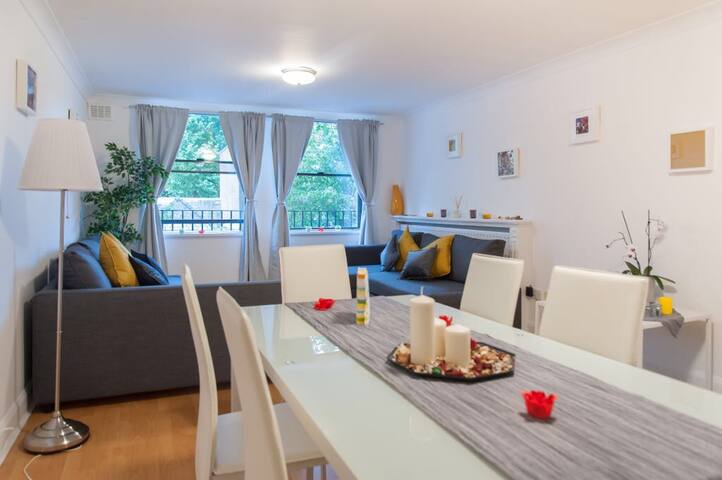 The Queensborough 2 Bed Apartment By Hyde Park