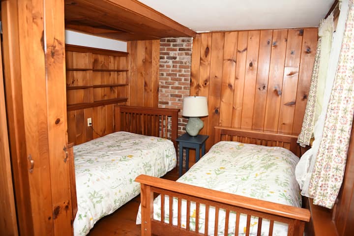 Spálňa č.3- spálňa na poschodí s dvoma oddelenými posteľami.