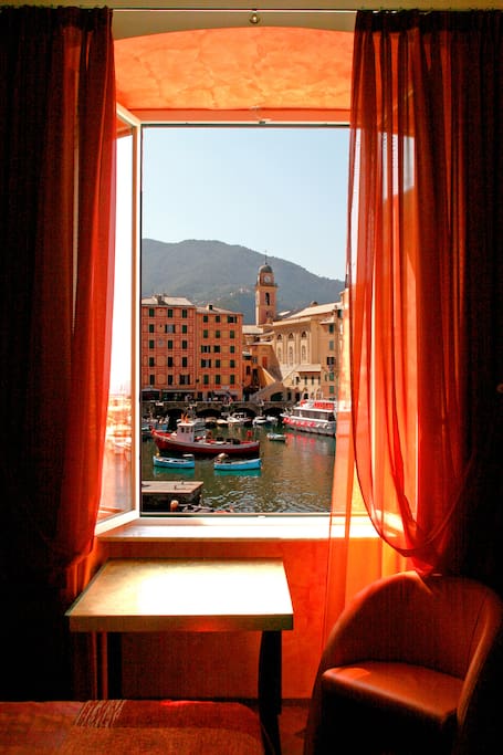 Great view of the village on the sea: a real picture!