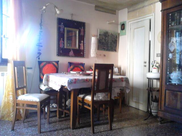 Casa Carmini – typical Venetian apartment gallery image 3