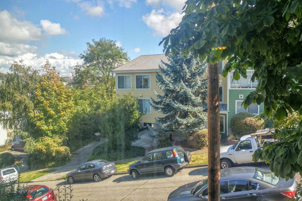 Beautiful day in Seattle! Gorgeous view of Fremont from the livingroom.