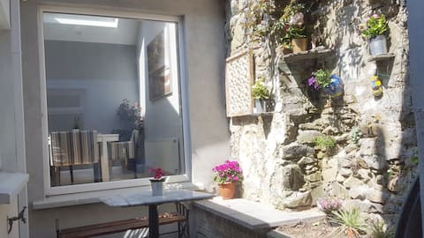 Boutique town house with superb sea view