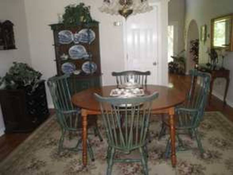 Breakfast Room