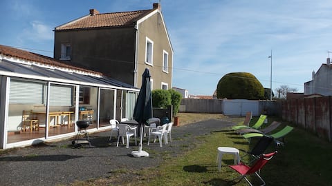 Top performing Airbnb: Large beachfront house in L'aiguillon Sur Mer