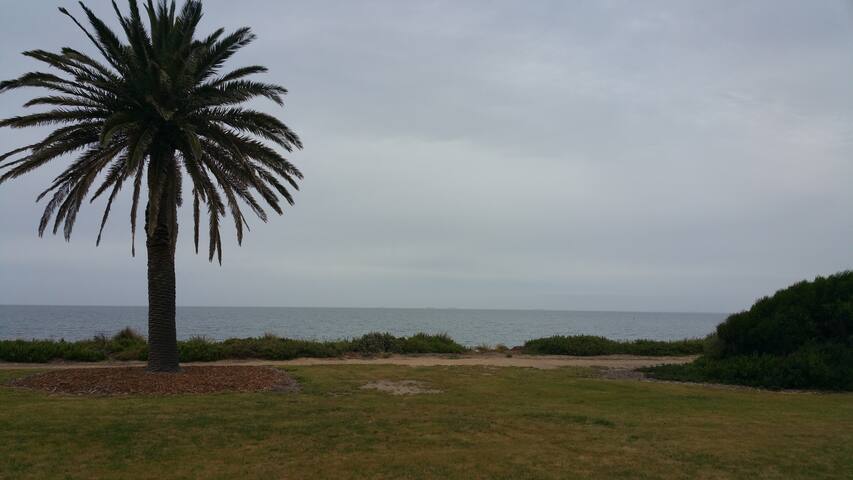 Hampton Beach for three bedrooms available 1 or 2 gallery image 3