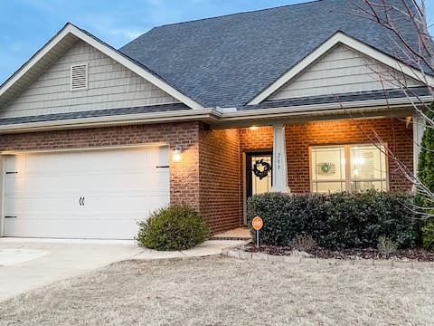 Lovely Madison Home Away From Home!