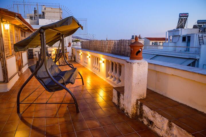 Two apartments at the same building, Plaka area gallery image 5