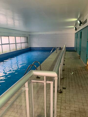 WORST AIRBNB IN PARIS!
(But there s a pool)